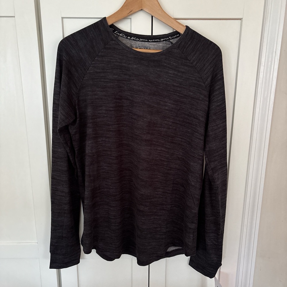 Mukluks long sleeve gray cozy top